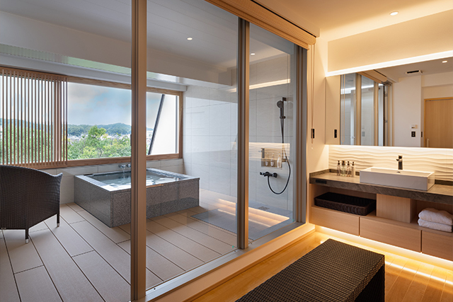 ワイド露天風呂ルーム付デラックス60㎡和洋室A