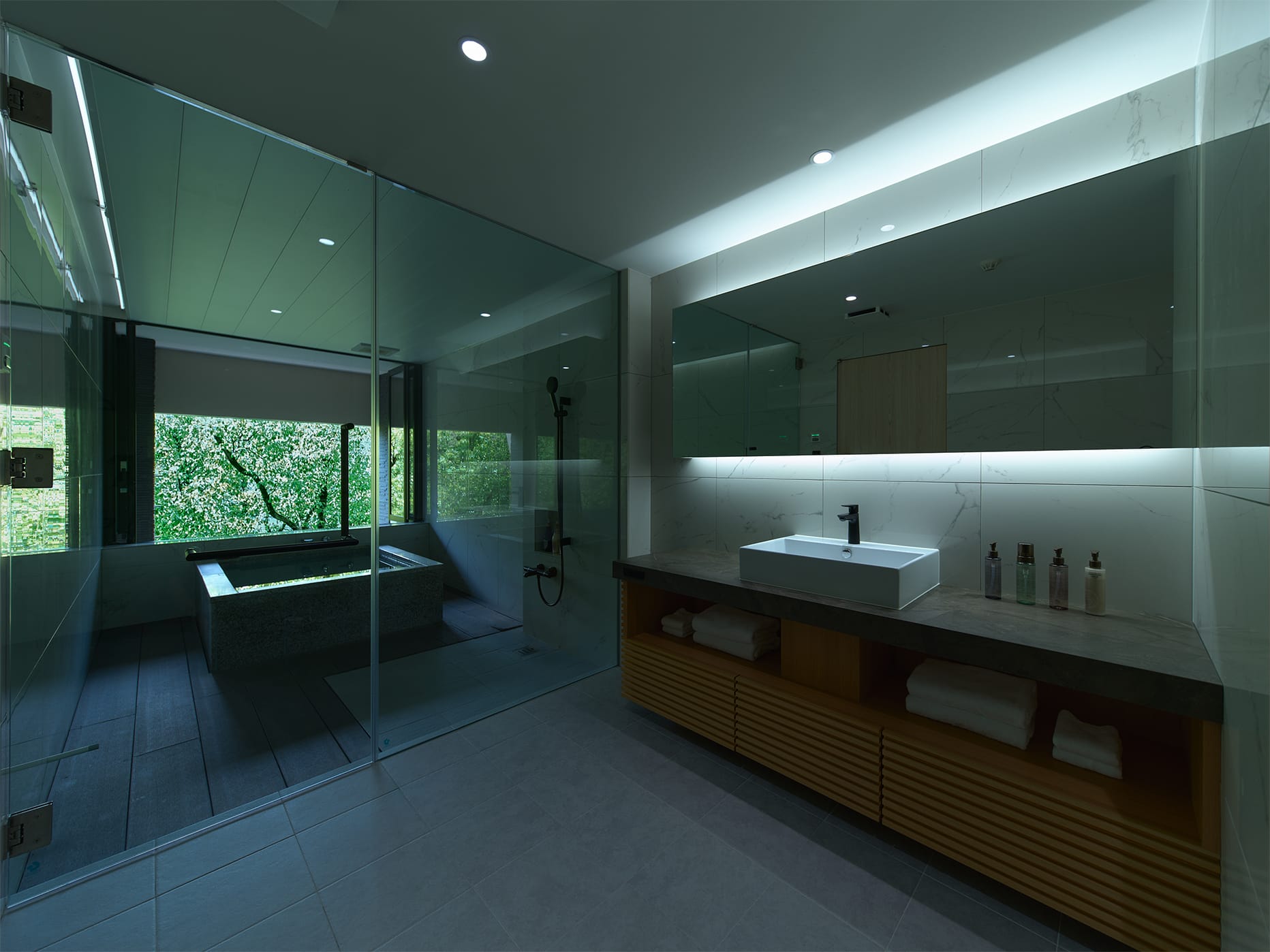 贅沢半露天風呂付スイート70㎡<wbr />オークフロント: 内観イメージ3